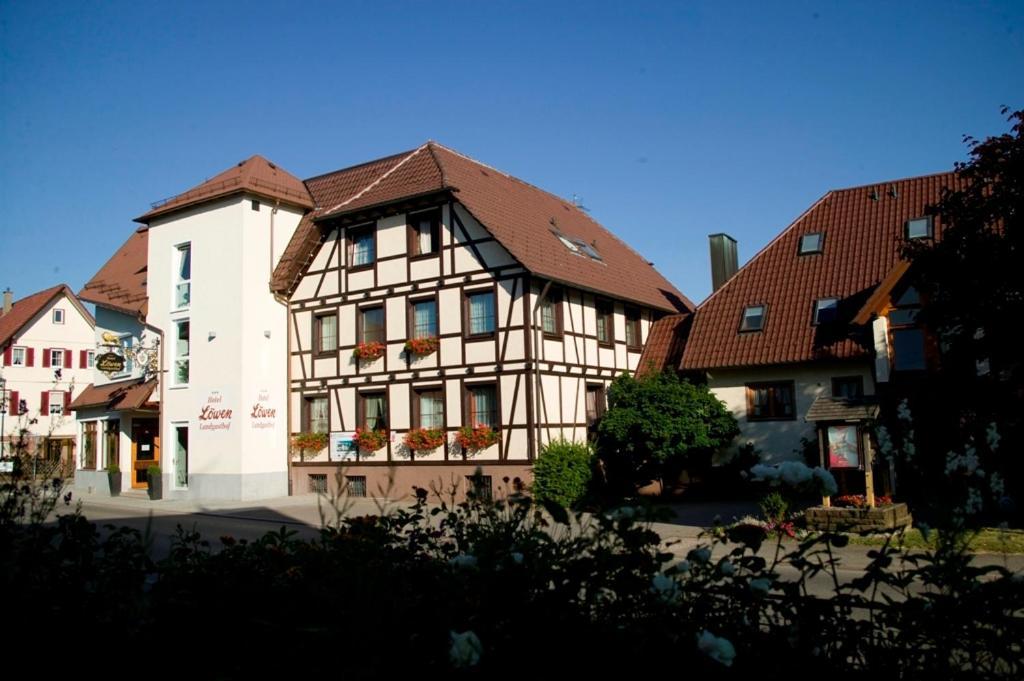 Landgasthof Loewen Neubulach Esterno foto