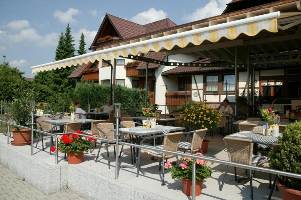 Landgasthof Loewen Neubulach Esterno foto